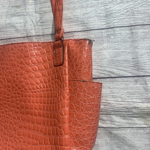 Jaclyn Smith Faux snakeskin Purse - Picture 3 of 5